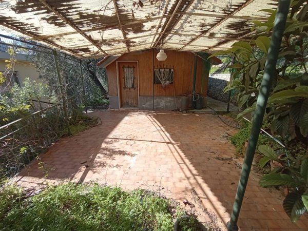 casa indipendente in vendita ad Imperia in zona Oneglia