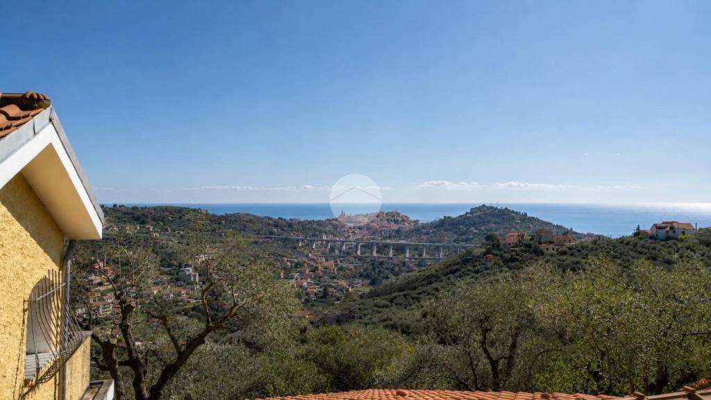 casa indipendente in vendita ad Imperia in zona Caramagna Ligure