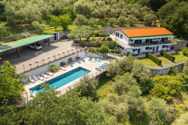 casa indipendente in vendita ad Imperia in zona Sant'Agata