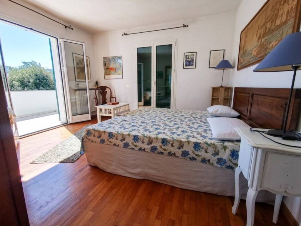 casa indipendente in vendita ad Imperia in zona Sant'Agata