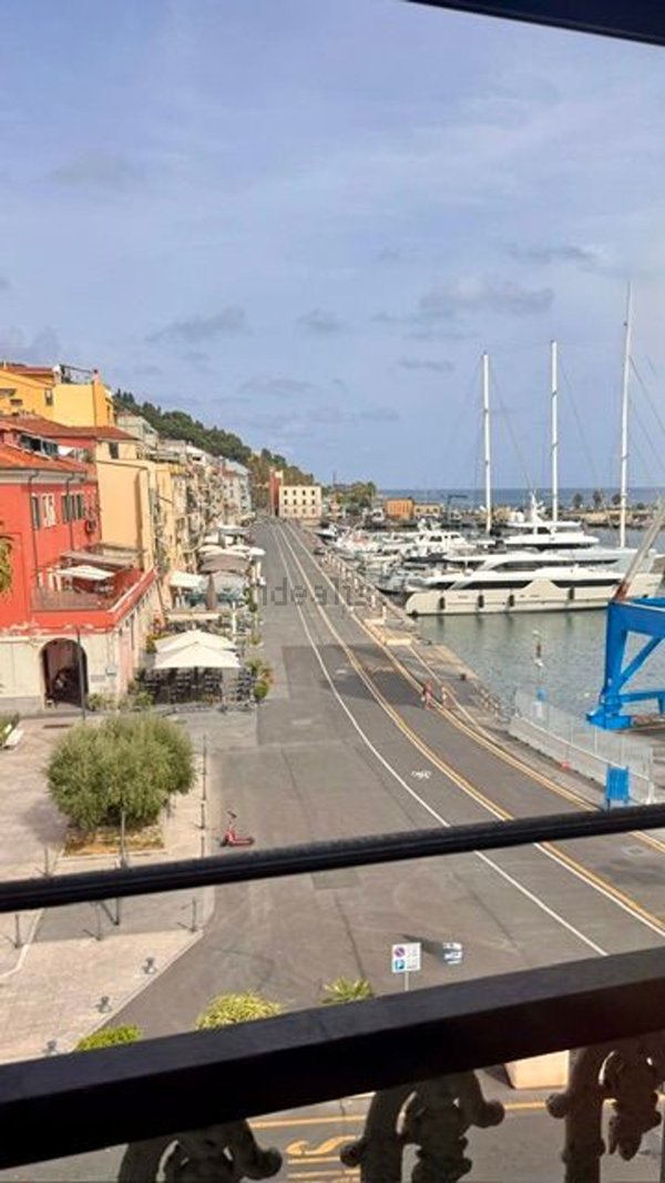 appartamento in vendita ad Imperia in zona Oneglia