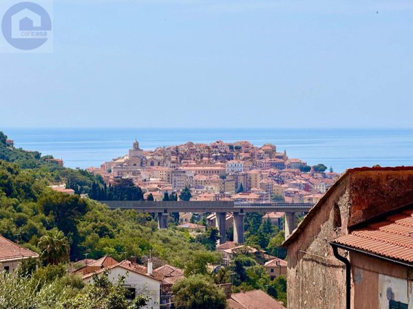appartamento in vendita ad Imperia in zona Artallo