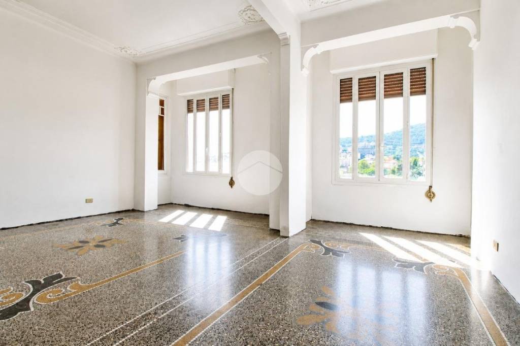 appartamento in vendita ad Imperia in zona Oneglia