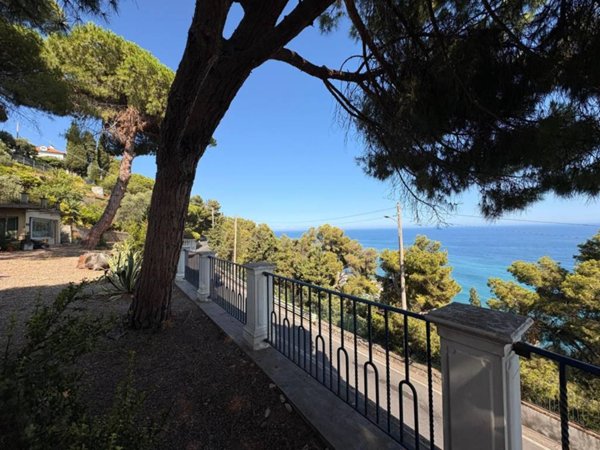 appartamento in vendita ad Imperia in zona Oneglia
