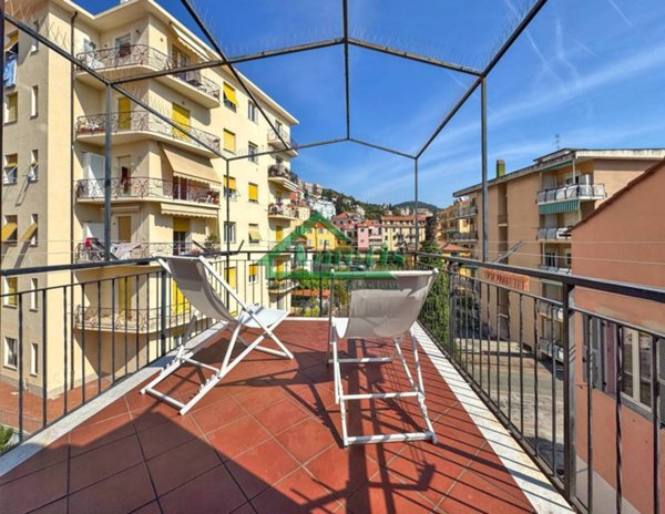 appartamento in vendita ad Imperia in zona Porto Maurizio