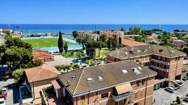 appartamento in vendita ad Imperia in zona Porto Maurizio