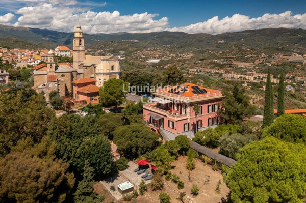 casa indipendente in vendita ad Imperia in zona Poggi