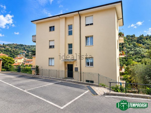 appartamento in vendita ad Imperia in zona Cantalupo
