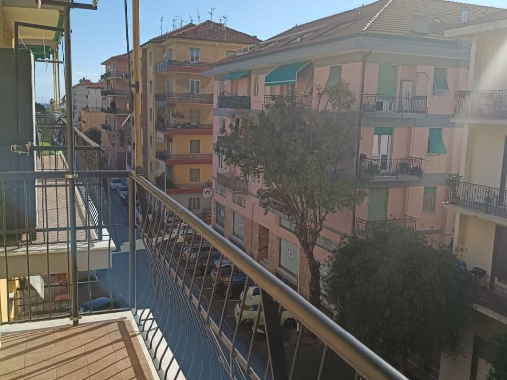 appartamento in vendita ad Imperia in zona Oneglia