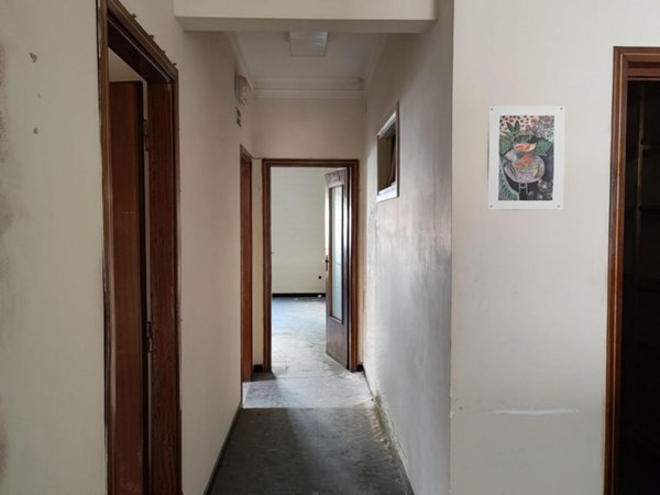 ufficio in vendita ad Imperia in zona Oneglia