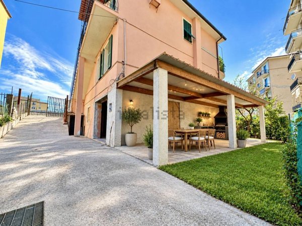 appartamento in vendita ad Imperia in zona Oneglia