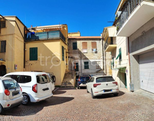 appartamento in vendita ad Imperia in zona Oneglia