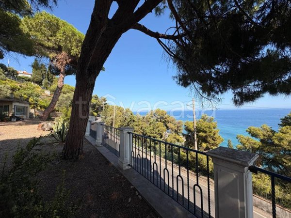 appartamento in vendita ad Imperia in zona Oneglia