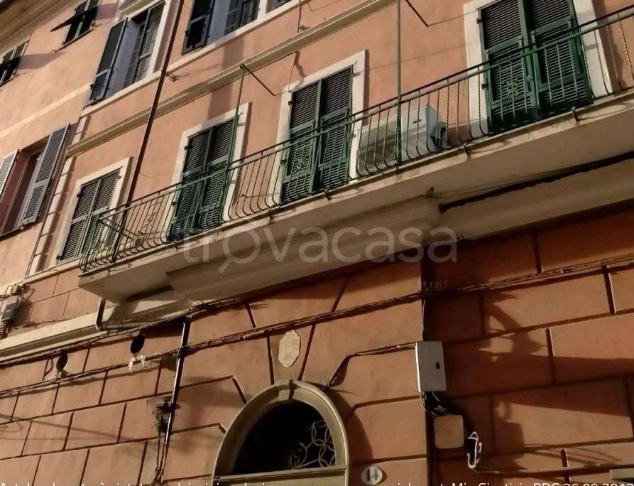 appartamento in vendita ad Imperia in zona Porto Maurizio