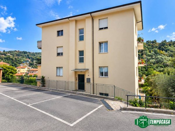appartamento in vendita ad Imperia in zona Cantalupo