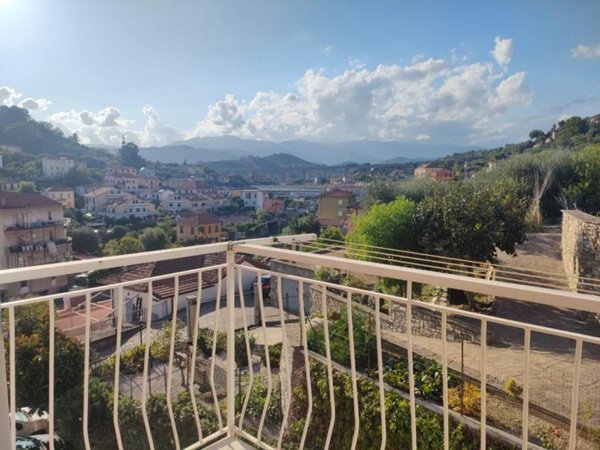 appartamento in vendita ad Imperia in zona Porto Maurizio