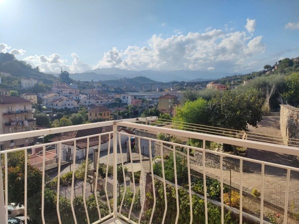 appartamento in vendita ad Imperia in zona Porto Maurizio