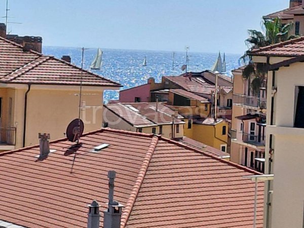 appartamento in vendita ad Imperia in zona Porto Maurizio