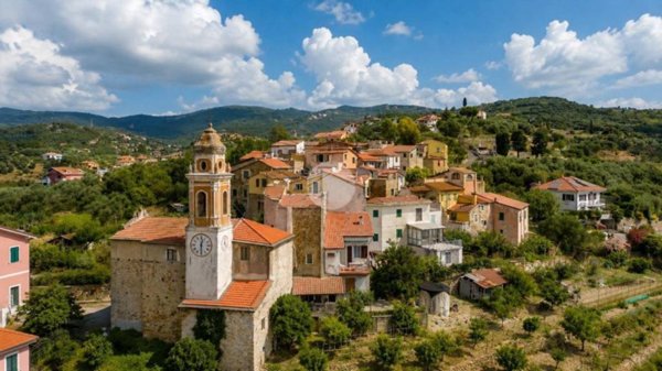 casa indipendente in vendita ad Imperia