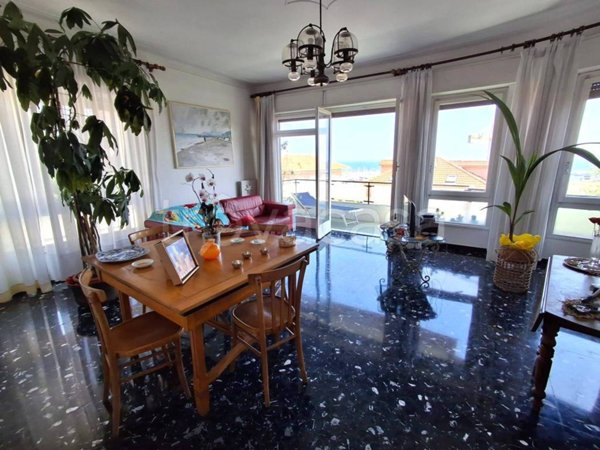 appartamento in vendita ad Imperia in zona Artallo