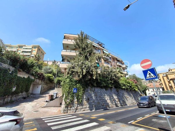 appartamento in vendita ad Imperia in zona Artallo