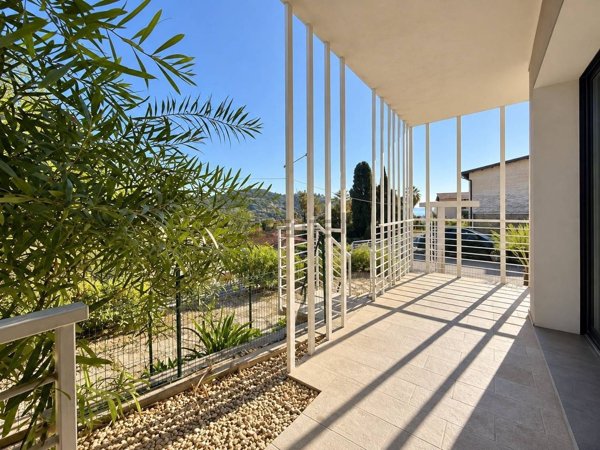 appartamento in vendita ad Imperia in zona Poggi