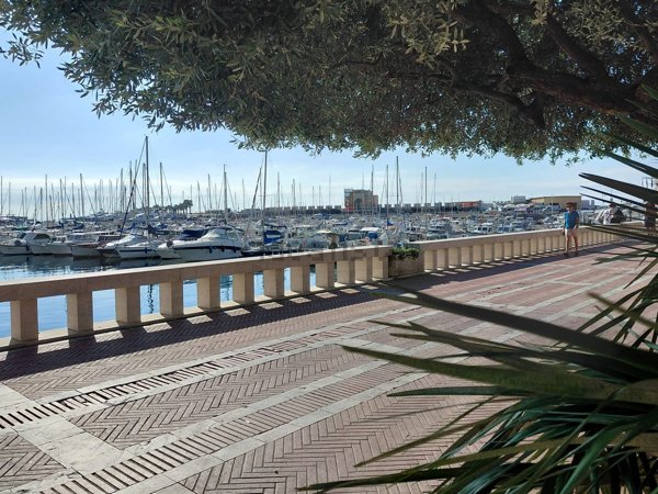 appartamento in vendita ad Imperia in zona Porto Maurizio