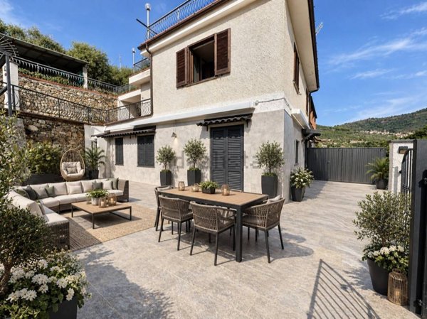 appartamento in vendita ad Imperia in zona Montegrazie