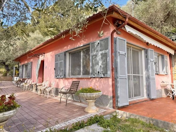 casa indipendente in vendita ad Imperia in zona Torrazza / Clavi