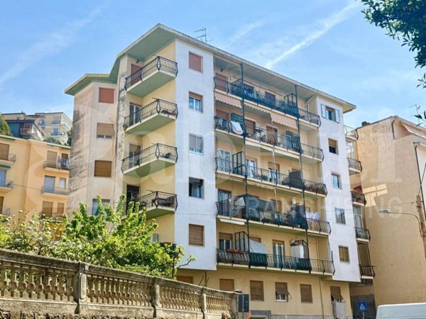 appartamento in vendita ad Imperia in zona Porto Maurizio
