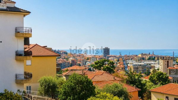 appartamento in vendita ad Imperia in zona Oneglia