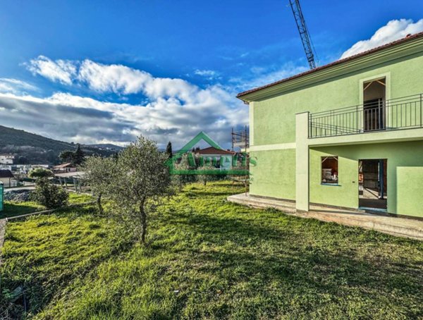 appartamento in vendita ad Imperia in zona Caramagna Ligure