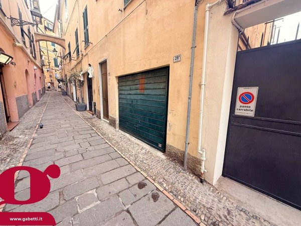 locale di sgombero in vendita ad Imperia in zona Oneglia