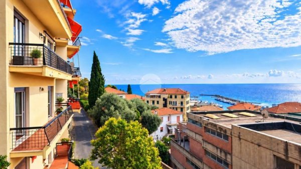 appartamento in vendita ad Imperia in zona Porto Maurizio