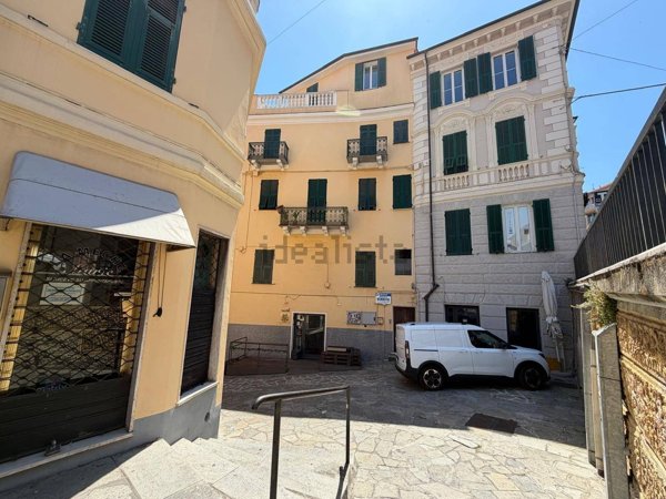 appartamento in vendita ad Imperia in zona Porto Maurizio