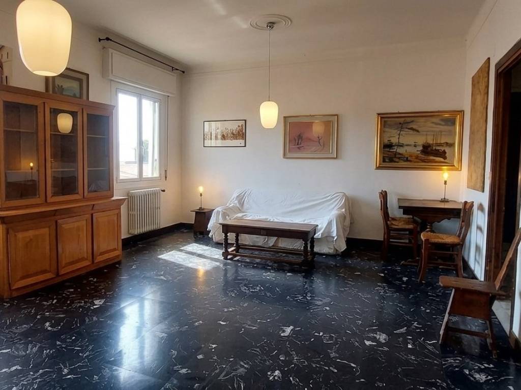 appartamento in vendita ad Imperia in zona Porto Maurizio