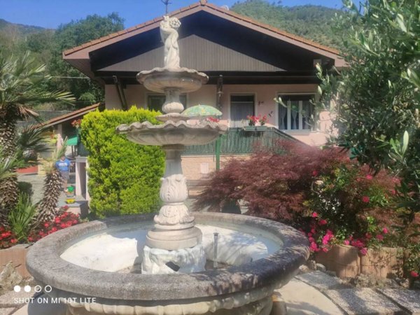 casa indipendente in vendita ad Isolabona