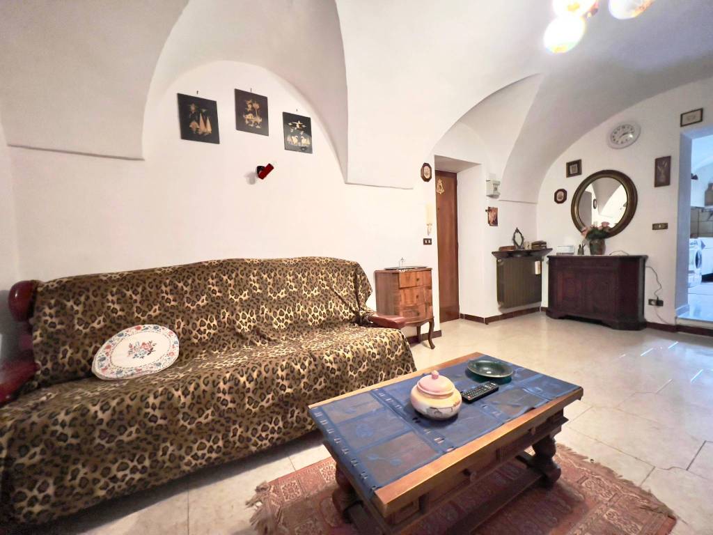 appartamento in vendita ad Isolabona
