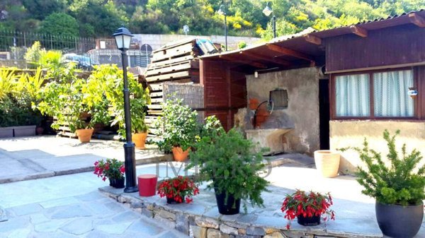casa indipendente in vendita ad Isolabona