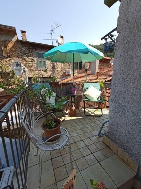 casa indipendente in vendita ad Isolabona