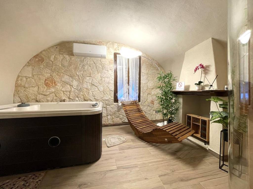 appartamento in vendita ad Isolabona