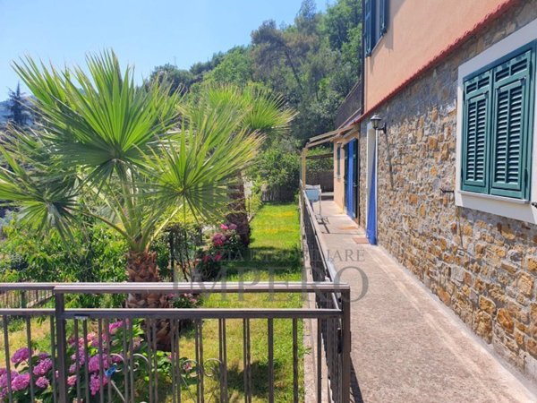 casa indipendente in vendita ad Isolabona