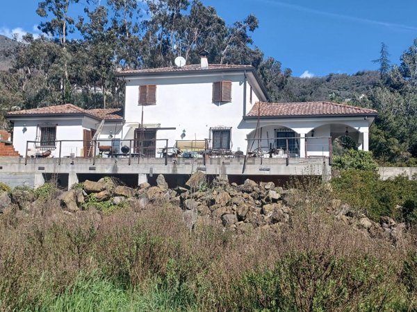 casa indipendente in vendita ad Isolabona