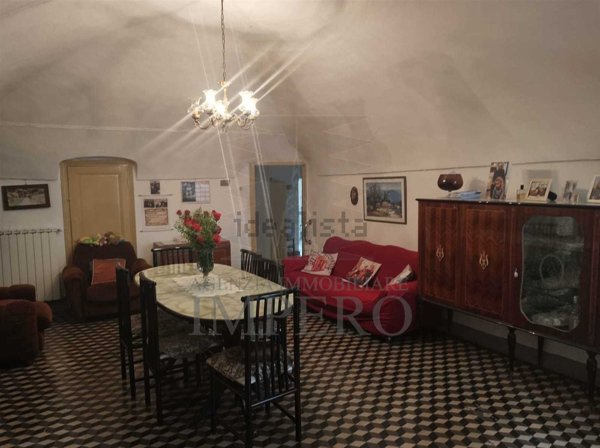 casa semindipendente in vendita ad Isolabona