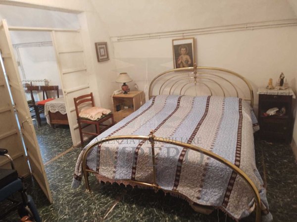 casa semindipendente in vendita ad Isolabona