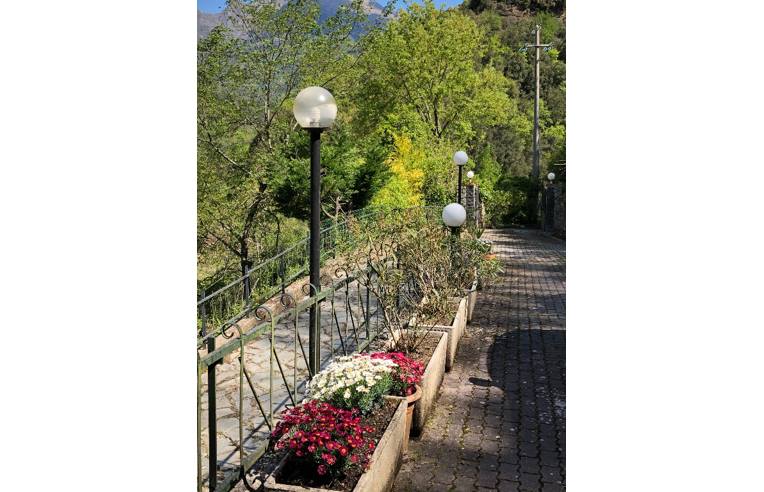 casa indipendente in vendita ad Isolabona