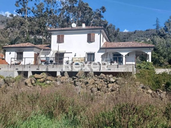 casa indipendente in vendita ad Isolabona