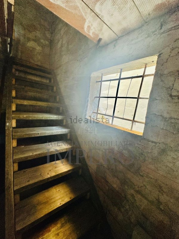 casa indipendente in vendita ad Isolabona