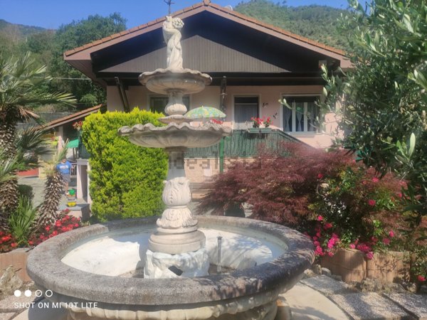 casa indipendente in vendita ad Isolabona