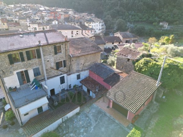 casa indipendente in vendita ad Isolabona